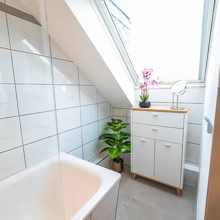 Stylisch - Citynah - Helios - Hbf - Messe Dus